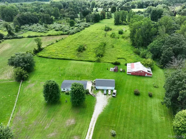 15375 W M 36, Pinckney, MI 48169