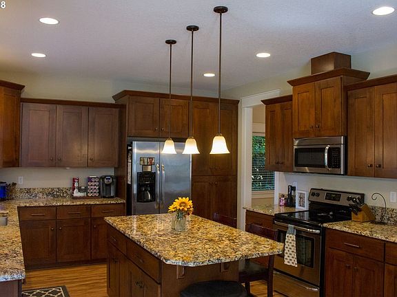 3rd image of 5190 SE Castle Rock Ct