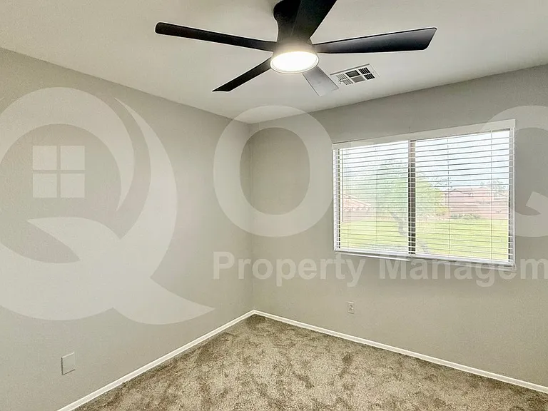 3610 N 106th Ave — Photo 14