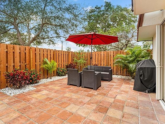 3rd image of 3121 San Fernando Drive #33B