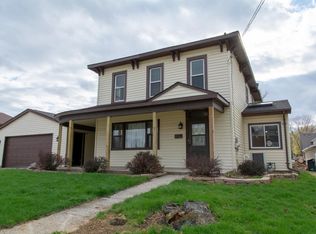 106 N McKendrie Ave, Mount Morris, IL 61054