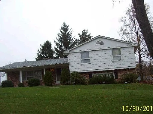 2515 56th St NE photo 1