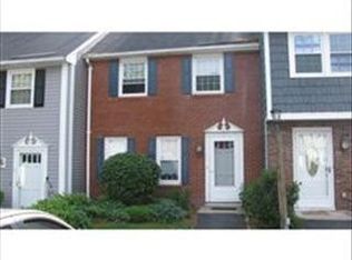 30 Boylston Ln, Lowell, MA 01852