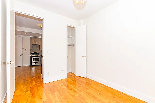 Rented by MySpaceNYC | media 77