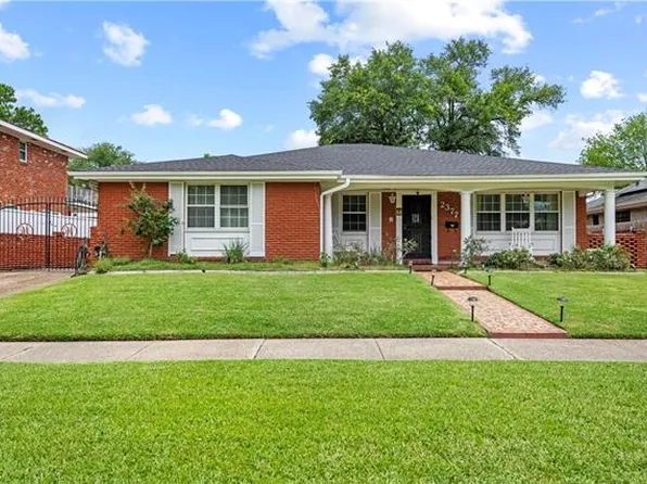 2377 Leon C Simon Dr, New Orleans, LA 70122