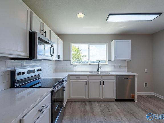 4th image of 3215 Avalon Lake Dr