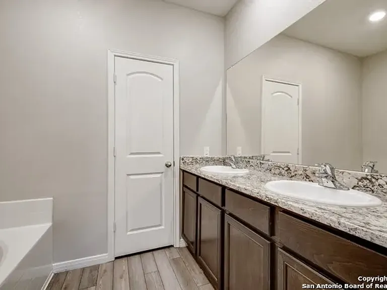 9330 Bennett Frst — Photo 18