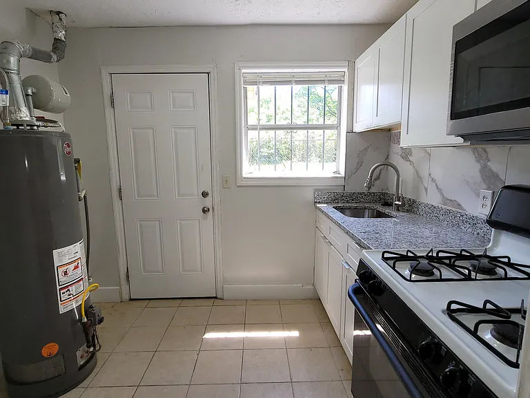2406 Dawson St #2 — Photo 4