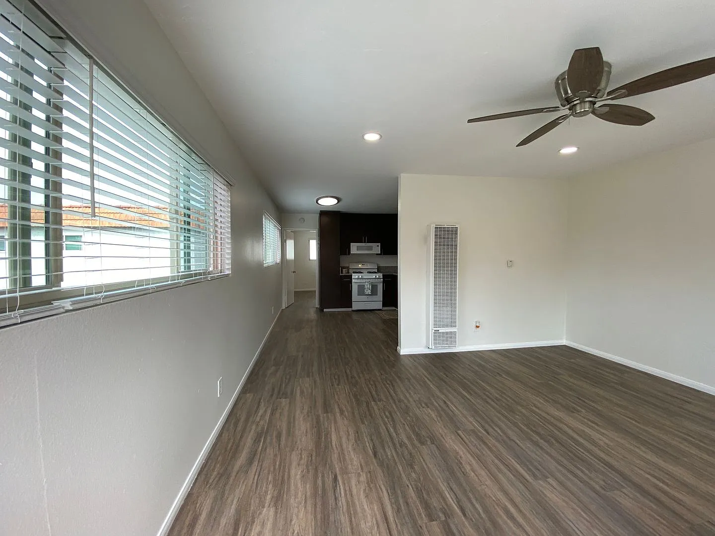 El Camino Grove Apartment Homes — Photo 1