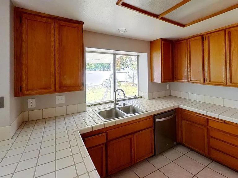 10785 Penara St — Photo 5