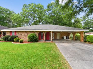 102 Crab Apple Hl, Lafayette, LA 70507