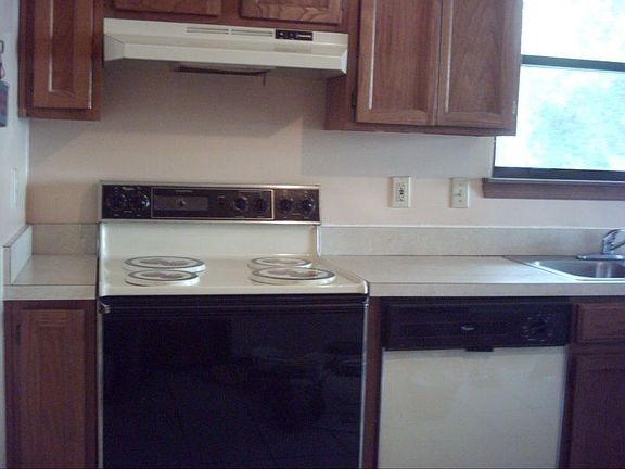 4th image of 4751 Riverine Dr