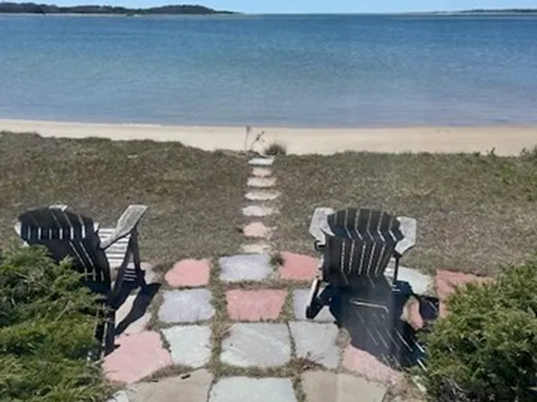 269-269 E South Sea Ave, West Yarmouth, MA 02673