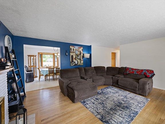 5th image of 3028 W Rosewood Ave
