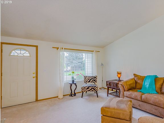 4th image of 4410 NE 65th Ct