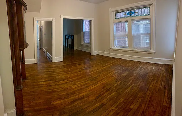 221 Buckingham Pl — Photo 2