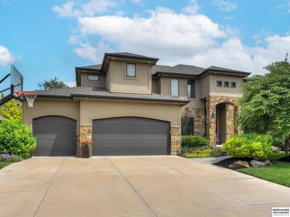 19282 Poppleton Ave, Omaha, NE 68130