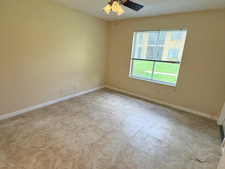 1142 Coral Club Dr #1142 — Photo 12