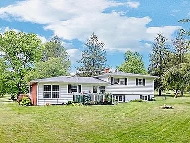 4th image of 2224 Sunnyhill Dr NE