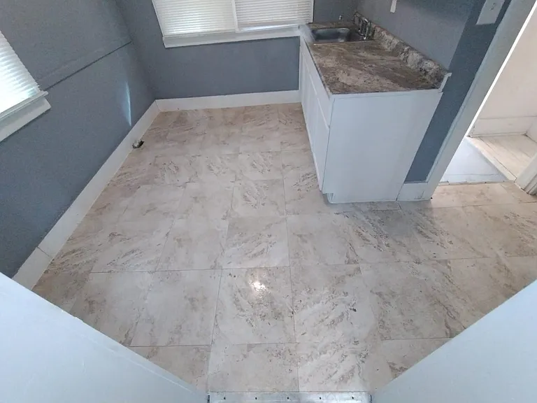 2474 Fullerton Ave — Photo 5