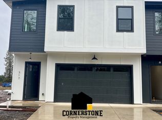 206 Bogey Ln #1, Eagle Pt, OR 97524