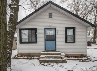 352 Pine Dr, Greenville, MI