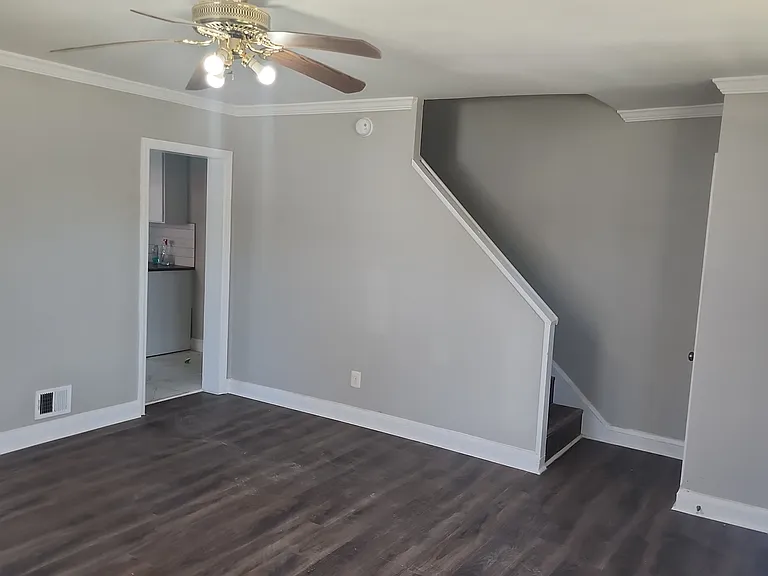 5425 Crismer Ave — Photo 3