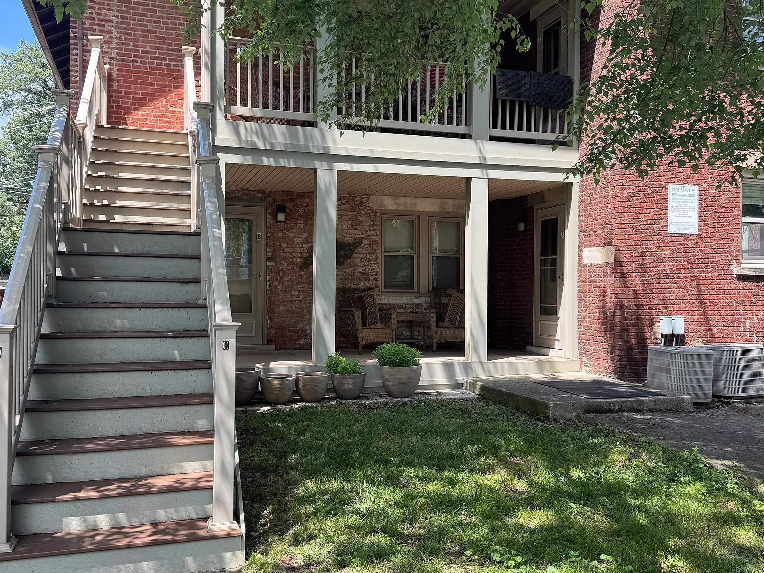 1 bed, 1100 sqft, $1,600 — Photo 2