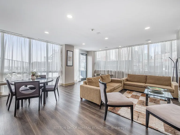 825 Church St #Penthouse 401 — Photo 42