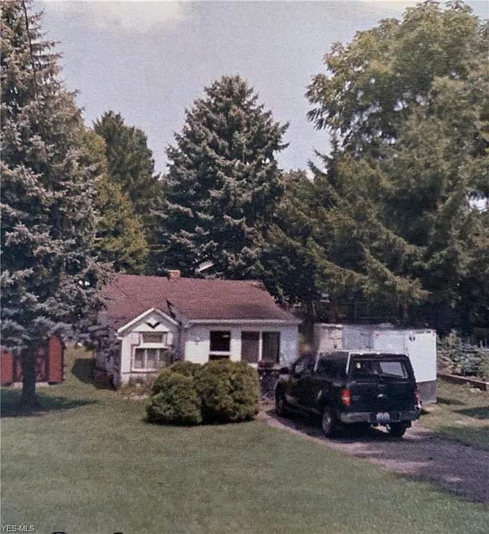 473 E Huston St photo 1