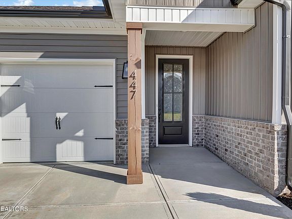 3rd image of 447 Toronto Ln