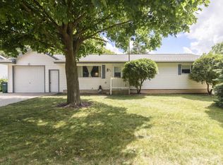 443 Raintree Dr, Fort Atkinson, WI 53538
