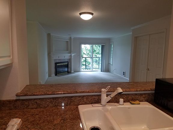 4th image of 410 2nd Ave S APT 304