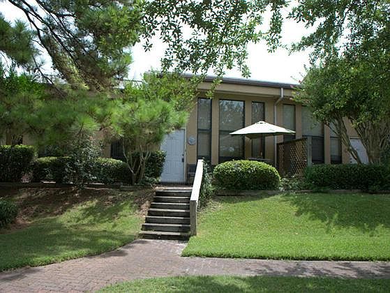 1st image of 3811 Sunrise Dr #11