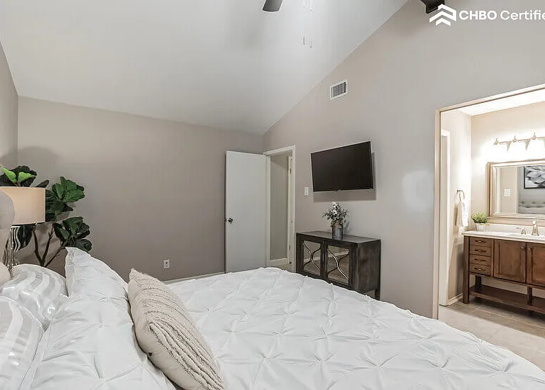 14319 Briartrail St — Photo 17