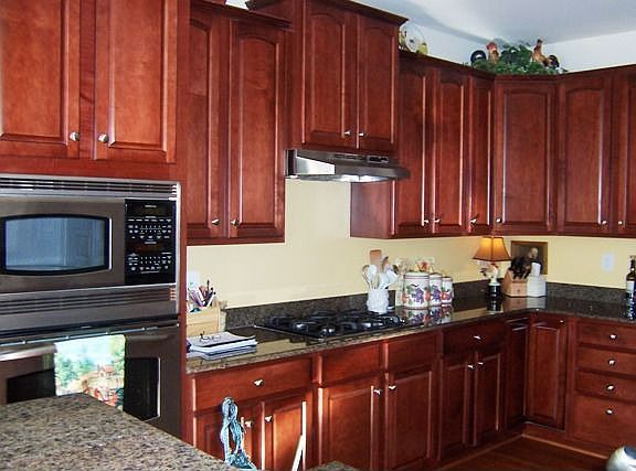 Gourmet Kitchen has Granite and Stainless Applianes