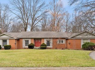 6027 Groveland Dr, Fort Wayne, IN 46835