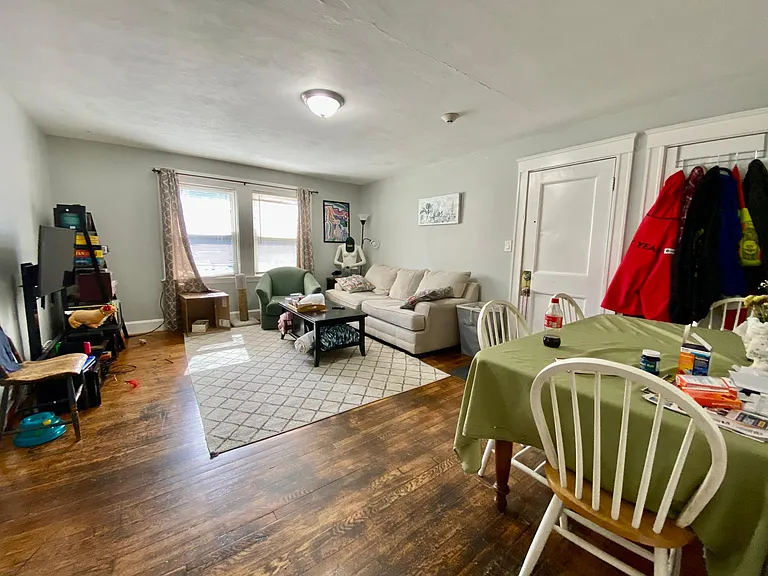 4907 Washington St #1R — Photo 3