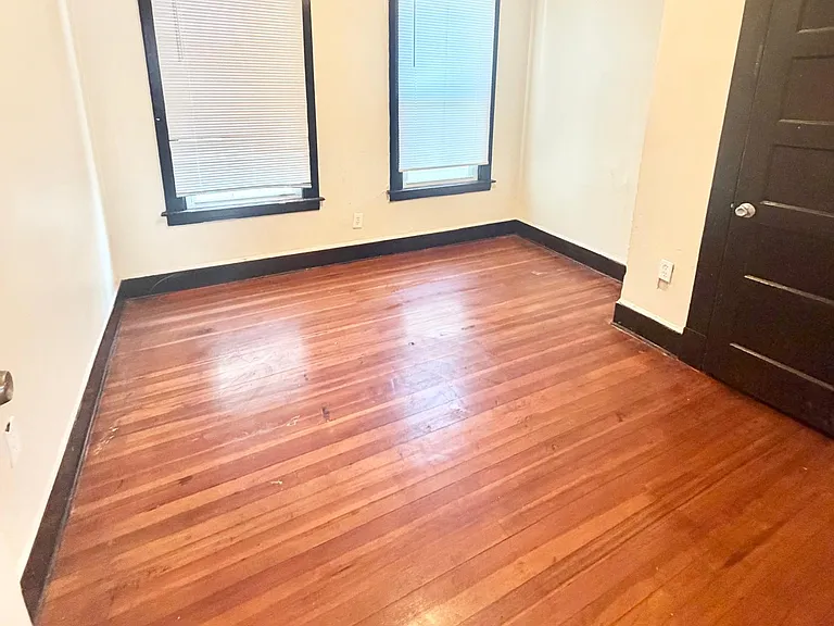 327 Bassett St #2 — Photo 6