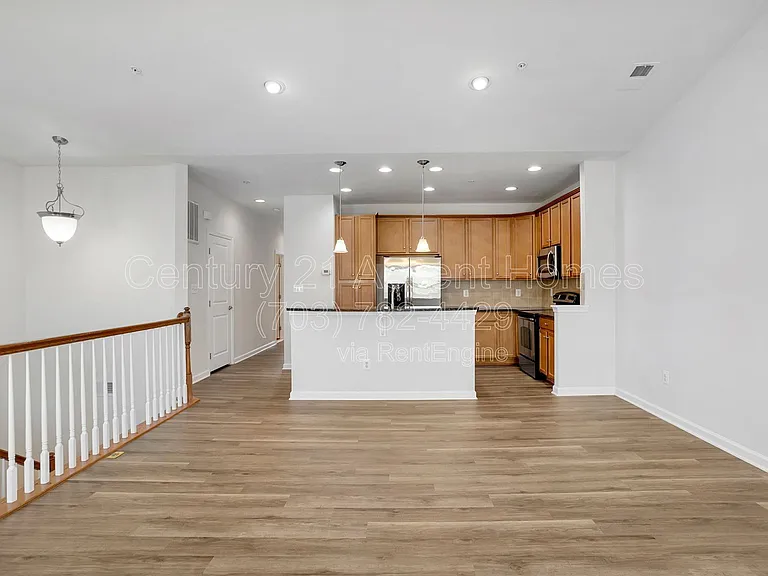 24676 Hutchinson Farm Dr — Photo 12