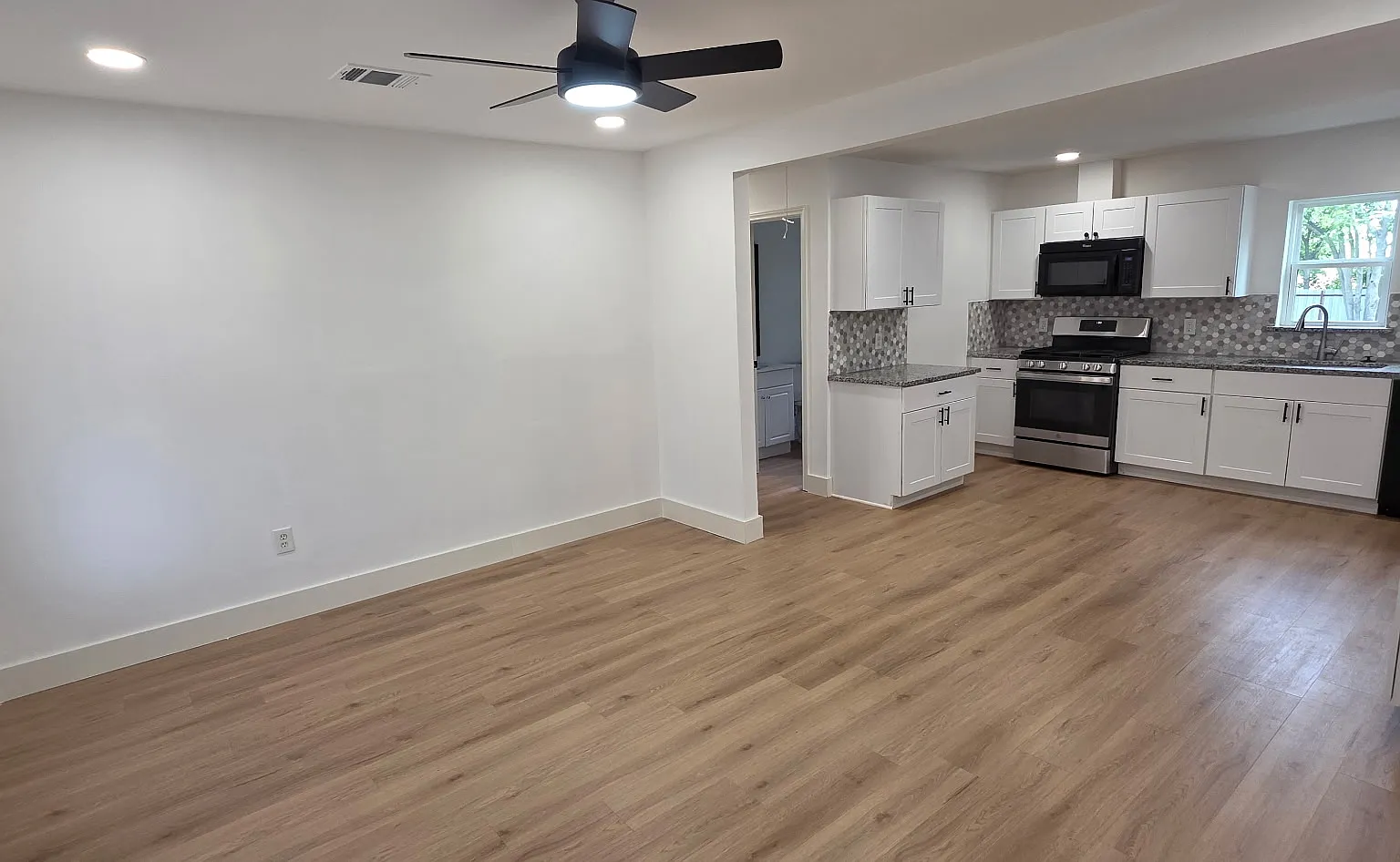 3 bed, 1350 sqft, $1,900 — Photo 4