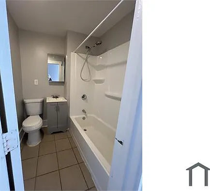 320 Talbot Ave #4 — Photo 4