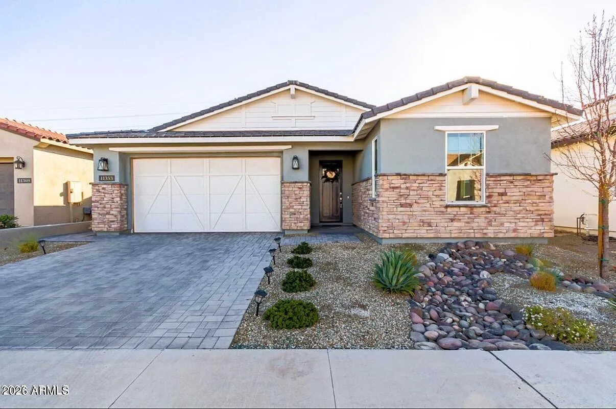 3 bed, 2.5 bath, 2001 sqft, $3,400 — Photo 2