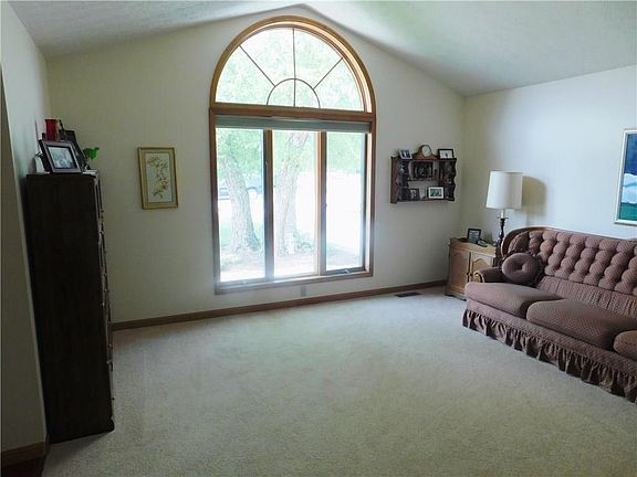 5th image of 1929 Valley Brook Dr
