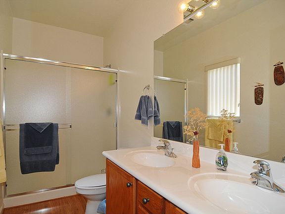 4th image of 3812 W Rushmore Dr