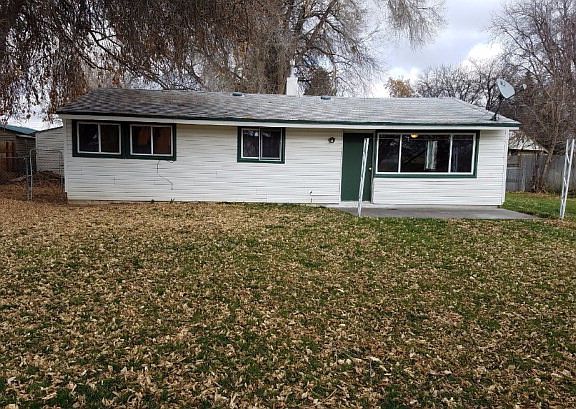 2nd image of 1360 Johnson Pl