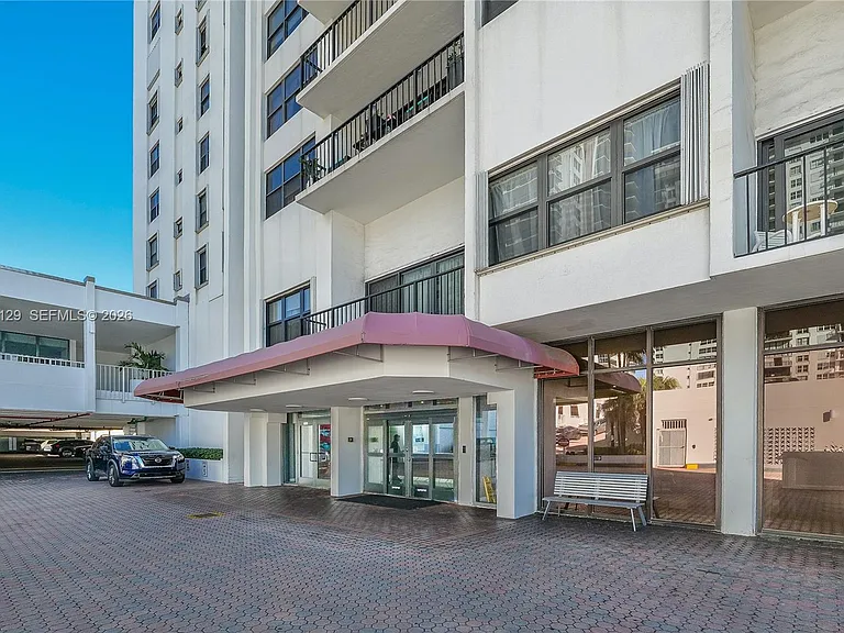 2401 S Ocean Dr #305 — Photo 24