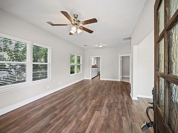 5th image of 909 King St