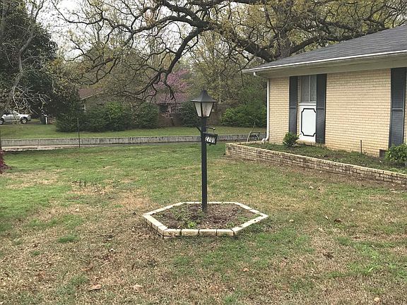 Mother love to plant flowers. Planters around entire house.