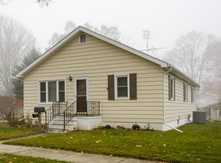 211 S Andrews St, Three Rivers, MI 49093